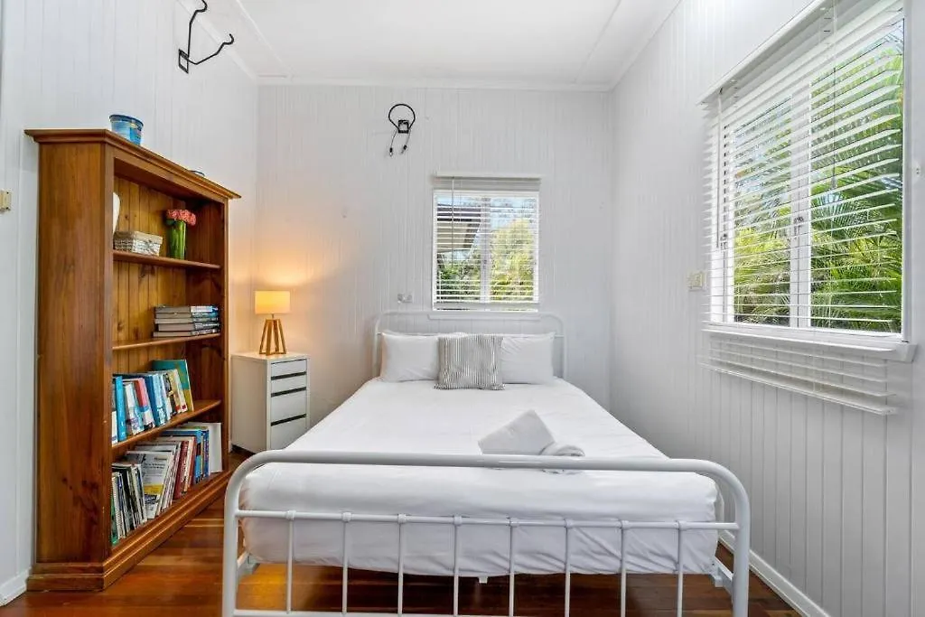 Holiday home Hervey Bay Beach House Pialba Australia