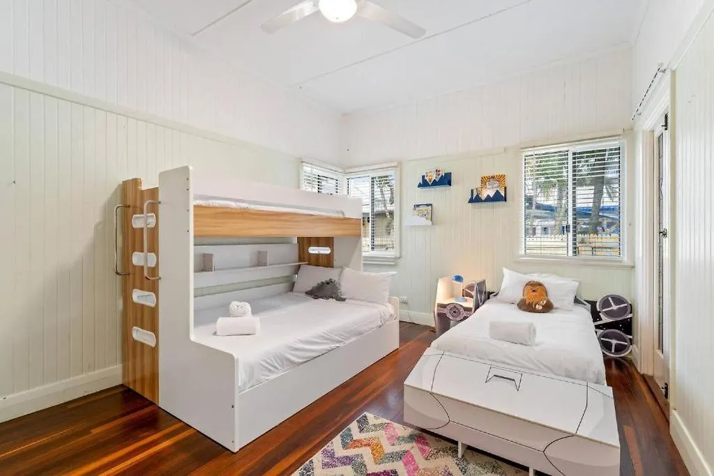Hervey Bay Beach House Pialba
